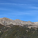 Unweit vom Col de Verde - Ausblick: Links dürfte die Punta Cappella (2.032 m) zu sehen sein, mittig der Monte Torto (2.262 m) und rechts der Monte Renoso (2.352 m).