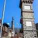 Torre de' Busi.<br />Il traliccio in secondo piano appoggia sul basamento del primo pilone della dismessa funivia per Valcava.