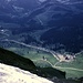 Blick nach unten. Schon damals  gab es Parkprobleme