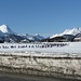 Vista verso il Passo Maloia con i concorrenti della ski maraton