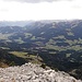 das Gipfelkreuz ist der höchsten Erhebung vorgelagert - im Tal Scheffau