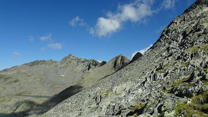 Blick zur Alplesspitze, ein einsamer Geselle, nur weglos....