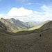 Rückblick durch den weiten Talkessel.Links der Hauptkamm der Villgratner Berge.