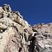 Im Aufstieg zum Monte Cinto - Auf einer Höhe von etwa 2.630 m münden wir in die Route ein, die nahe dem (Westsüd-) West-Grat von der Pointe des Eboulis zum Cinto verläuft. Von nun an folgen wir der roten Markierung.