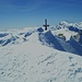 Dom-Gipfel. Im Hintergrund Strahlhorn, Rimpfischhorn, Monte Rosa und Lyskamm.