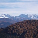 Zillertaler Gletscherberge über Herbstwald