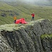 Mache schleppen auch ein Zelt für schöne Fotos mit. Vor ein paar Tagen entdeckte ich dann die Website des Fifl.is, des isländischen Bergsteigervereins, auf der Hr. Björnsson wunderschöne Island-Touren in Bild und Video veröffentlicht - unter anderem auch das an diesem Tag entstandene.<br />Wie klein doch unsere Welt geworden ist.<br />