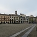 Piazza Cavour, è il centro cittadino.