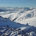 Hier komme ich mit den Skier schlecht durch!<br />Im Hintergrund Berge der Mieminger Gruppe, des Wettersteins u. des Karwendels.