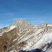 Auf dem Gipfel, Blick zum Arcalod (2217m).