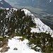 Rückblick über den begangenen, schneereichen Bergkamm