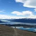 Im Gipfelbereich taten wir das, was wir auf all unseren Touren in Patagonien machen mussten: Wollmütze auf, Kaputze hoch, Handschuhe an... Bei dem Panorama kann man diese Unannehmlichkeiten allerdings leicht verschmerzen.