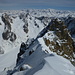 Aussicht über den E-Grat zur Grande Rocheuse, am Horizont die Walliser Alpen