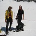 Livio e Ursula invece, armati di sonda, hanno iniziato il giro sul ghiacciaio per misurare gli spessori della neve.