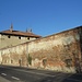 Uno dei quattro edifici angolari, detti Colombaroni, de La Sforzesca.