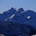 Chumigalm (2125,2m):<br /><br />Gipfelaussicht im Zoom auf den höchsten Berg des Kantons Waadt, dem Sommet des Diablerets (3209,7m). Die Pyramide links davor ist das Oldehore / Becca d'Audon (3122,5m).