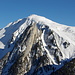 Am Gipfel: Pointe de Mandallaz (hinten) und Aiguille de Manigod.