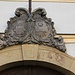 Hrob, Marktplatz, Wappenschild