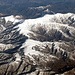 Vom Flugzeug aus konnte ich aus 10km Höhe tatsächlich (mit Hilfe meines GPS-Geräts) das Mizor-Massiv identifizieren, wo ich vor 3.5 Monaten den [tour125235 höchsten Gipfel Serbiens] bestiegen hatte. Zumindest liegt jetzt im Dezember mehr Schnee.