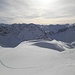 So sollen Skiaufstiege sein: selber Spuren, nicht zu streng, an der Sonne