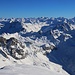 Die Sulzfluh (2817,2m):<br /><br />Gipfelpanorama in Richtung Südosten zur SIlvretta. Links ist das Fluchthorn / Piz Fenga (3398,0m), in der Mitte stehen die Schneeglocke (3223m) und das Verstanclahorn, rechts ist der mächtige Piz Linard (3410,3m) zu sehen.