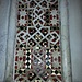Die Qualität der von arabischen Kunsthandwrkern ausgeführten Ornamentausschmückung steht der Mosaikmalerei nicht nach.
