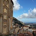Auf dem Kirchendach des Doms von Monreale: Blick auf die Wölbung einer Chorapside, auf Palermo und das Meer...