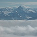 Links die Gipfel des Flochs, die ich am 05.02.18 bei einer Skitour überschreiten werde. Rechts hinter dem steilen Zacken des Großen Rettenstein der Großglockner, dessen Gipel in einer Wolke steckt.