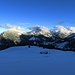 Schatten an der Pfrontner Alpe. Der schöne Schnee hat einen leichten Deckel / all`ombra. La bella neve è un pò crostata