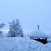 Gipfelhütte auf dem Spiesshorn. So sieht Winter aus<br /><br />Im [http://www.hikr.org/gallery/photo2562127.html?post_id=127984 Dezember] lag mehr Schnee auf dem Dach, aber weniger drumherum
