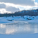 Wasser fliesst über das Eis des Abiskojåkka