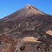Sicht vom Kraterrand beim Pico Sur auf den höchsten Berg Spaniens, dem Pico del Teilde (3717,98m).