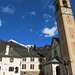 Druogno, "Dorfzentrum": Am Platz sind: Tourist-Info, Schule und Kirche.