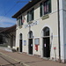 beflaggter [http://www.vigezzina.com/ SSIF]-Bahnhof (2): Druogno