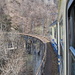 Aus dem Zug (hier lassen sich die Fenster noch öffnen!): Brücke zwischen Trontano und Verigo.