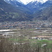 Ein Blick auf die Stadt Domodossola, links der langezogene Bahnhof.