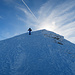 [u Stevo47] auf den letzten Metern zum Gipfel im vom Wind strukturierten Schnee