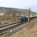 Ohníč (Wohontsch), ausfahrender UNIDO-Gaskesselwagenzug und in den Bahnhof nachrückender Kohlezug