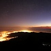 Das Lichtermeer unzähliger Lampen strahlt den Küsten entlang des Nordwestzipfels (Anaga) von Teneriffa.