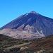 Blick zum höchsten Spanier, dem vor wenigen Stunden bestiegenen Pico del Teide (3717,98m). Das Foto entstand auf der Rückfahrt in der Nähe der Sternwarte auf dem Montaña del Cabezón.