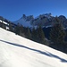 Auf Isleten öffnet sich der Blick zu den kuriosen Felsformationen der Sägissa
