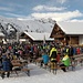 <b>Alla Paznauer Taya ci sono sempre numerosi sciatori gaudenti, rallegrati dalla musica ad alto volume e dall'alcool.
Il ritrovo può pregiarsi della vittoria nel 2006 del “Top of the Mountains Award”, nella categoria “Beste Après Ski Hütte” d’Europa. </b>