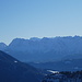 über Garmisch hinweg ins Karwendel geschaut, ganz schön diesig