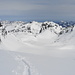 Blick über den Pizolgletscher zum schnee- und eisbedeckten Wildsee. Dahinter unser zweites Tagesziel, der Sichler (2643 m)