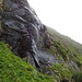 Vom Wasser glattgeschliffene Felsen oberhalb des Einstiegs.