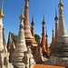 Stupas so weit das Auge reicht