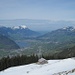 schöner Blick auf den Talkessel Schwyz, den Lauerzersee, die Rigikette und den Rossberg;
im Hintergrund erkennt man die aus dem Westen heranziehende Störung