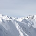 A sud-ovest svettano la Palla Bianca (3739 m) e l'Hochvernagtspitze (3530 m).