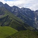 Gras vom Schmalhorn zum Wildengundkopf, dahinter Trettachspitze.