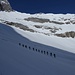 die Skitourengruppe im steilen Aufstieg zum Sattel